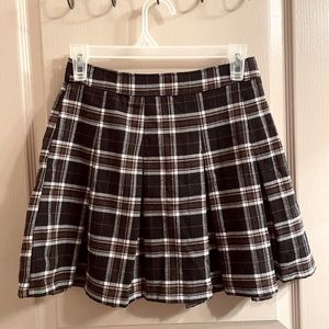 Hollister high rise plaid pleated mini skirt size Small NWOT